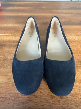 Naturalizer Black Suede Round-Toe Flats Size 10 Wide